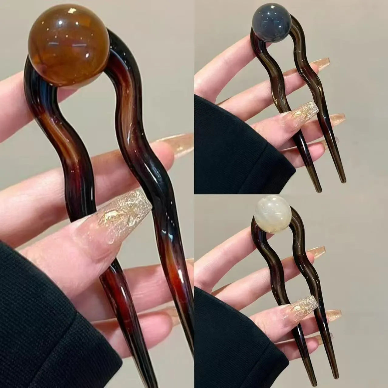 Simple retro-style U-shaped hair barrette made of acrylic in a beige colour.