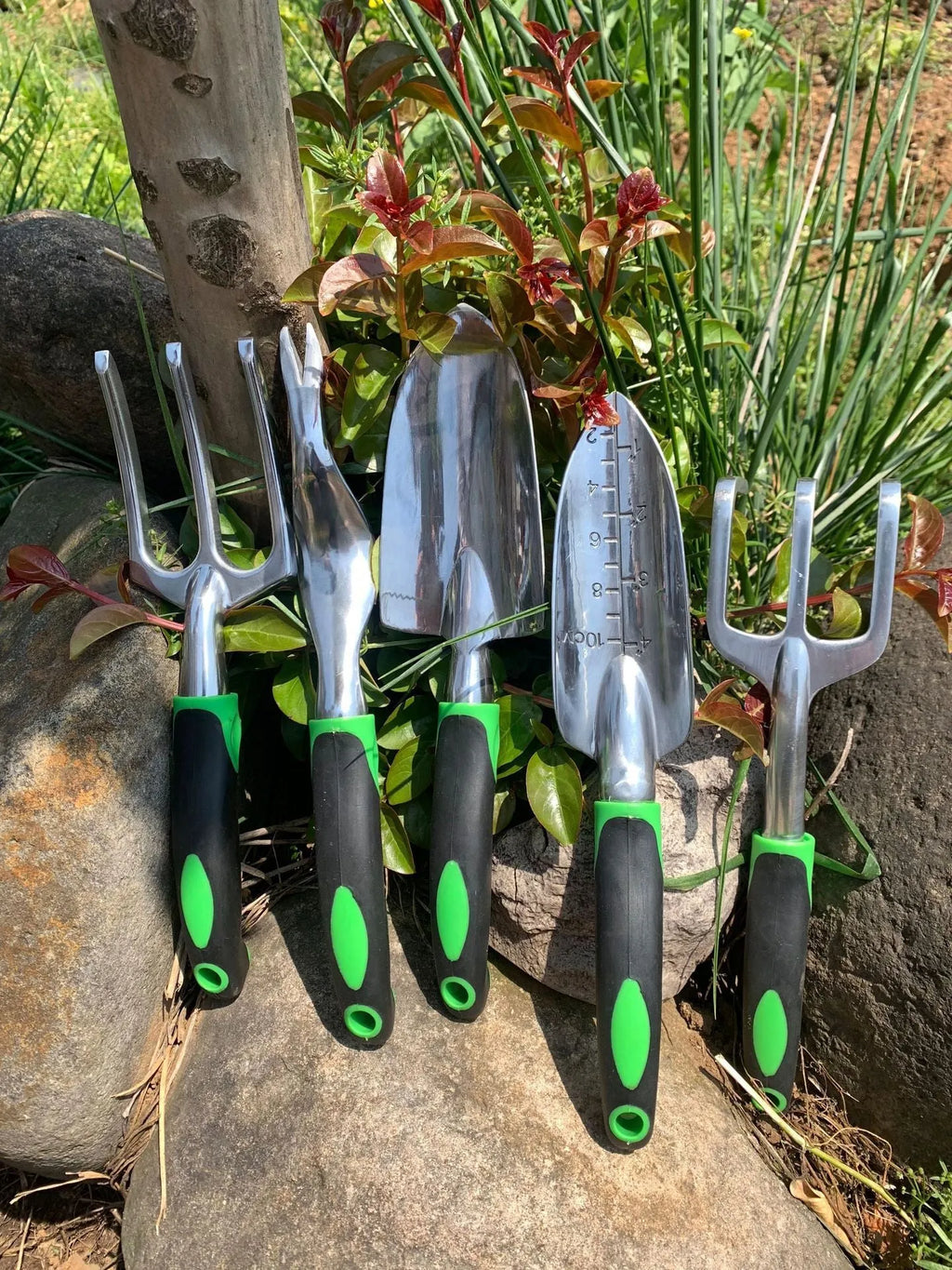 9-piece green aluminium alloy garden tool set with silicone two-colour handles for seedling cultivation