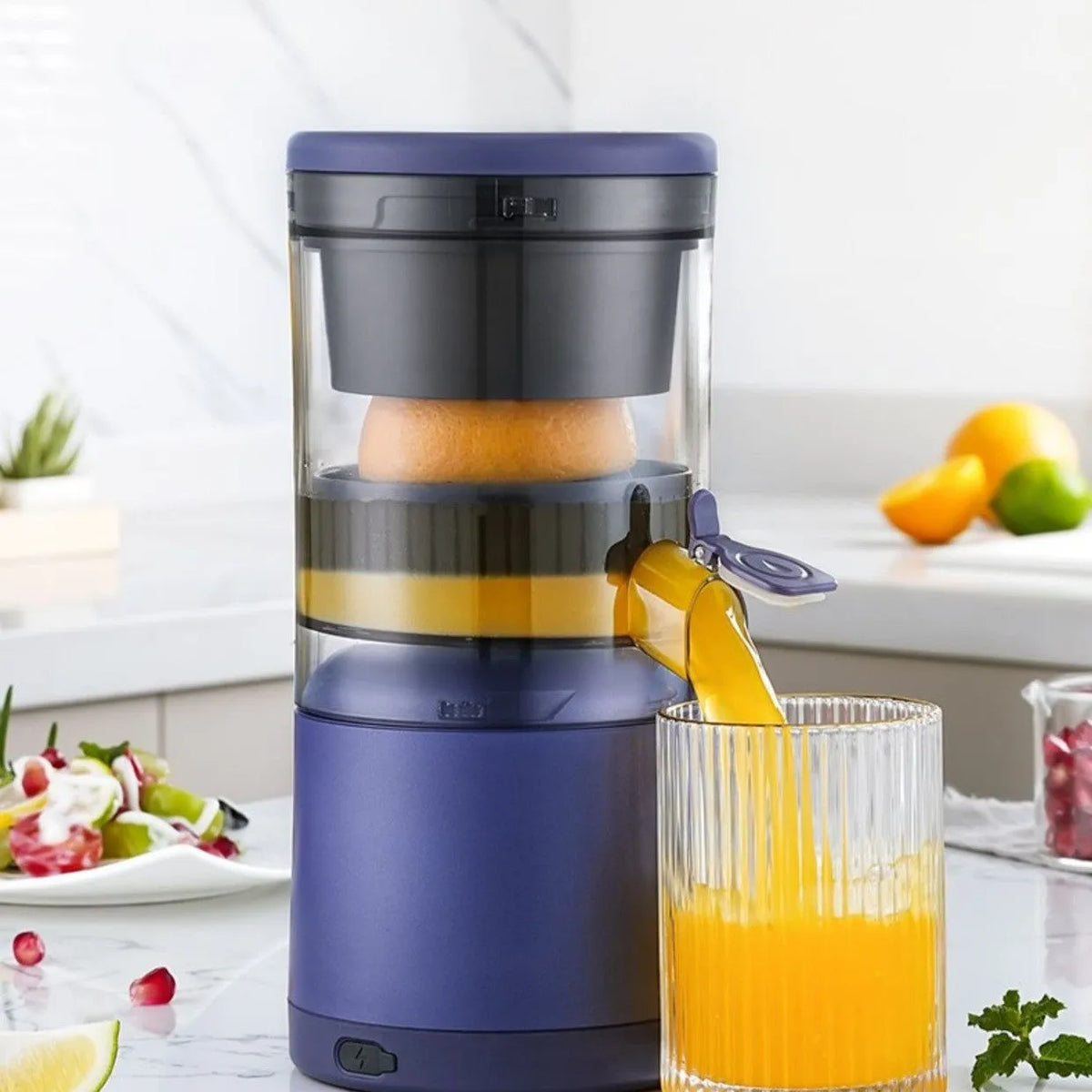 Portable USB mini electric juicer in blue with 150W motor, PC food grade plastic inner material and electroplated casing