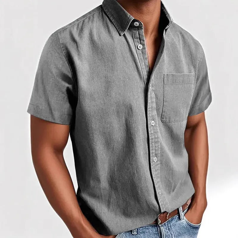 Men's polo collar short-sleeved shirt in solid colour with chest pocket