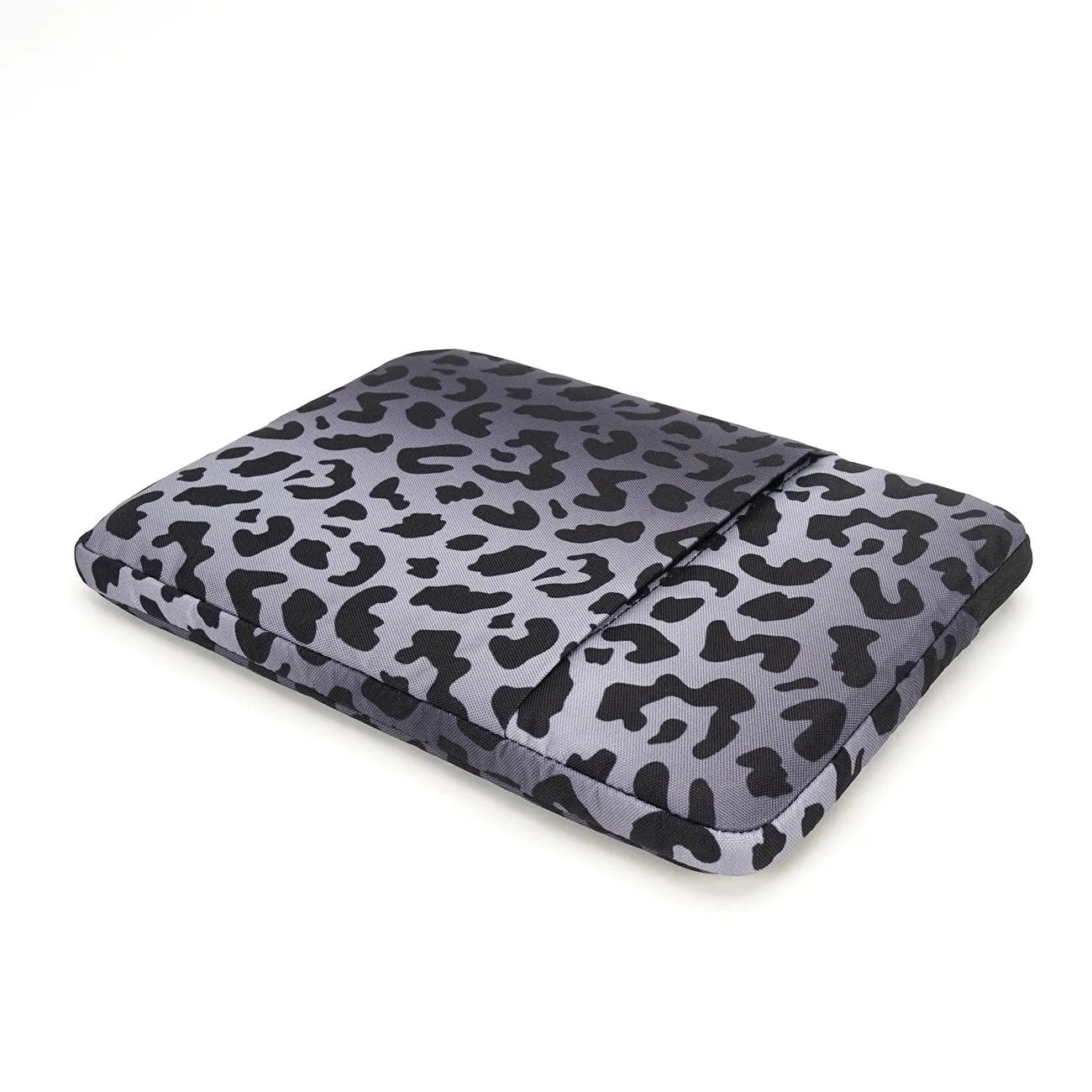 Leopard print laptop sleeve showing anti-shock flannel interior and waterproof polyester exterior for 13-16 inch laptops