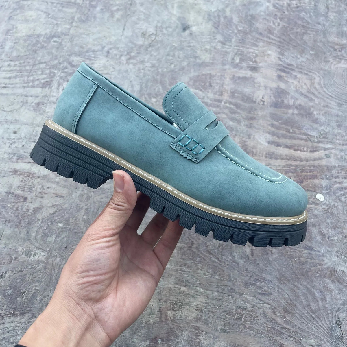 Women's plus size casual shoes in artificial PU leather with mid heel and platform sole, available in eight colours.