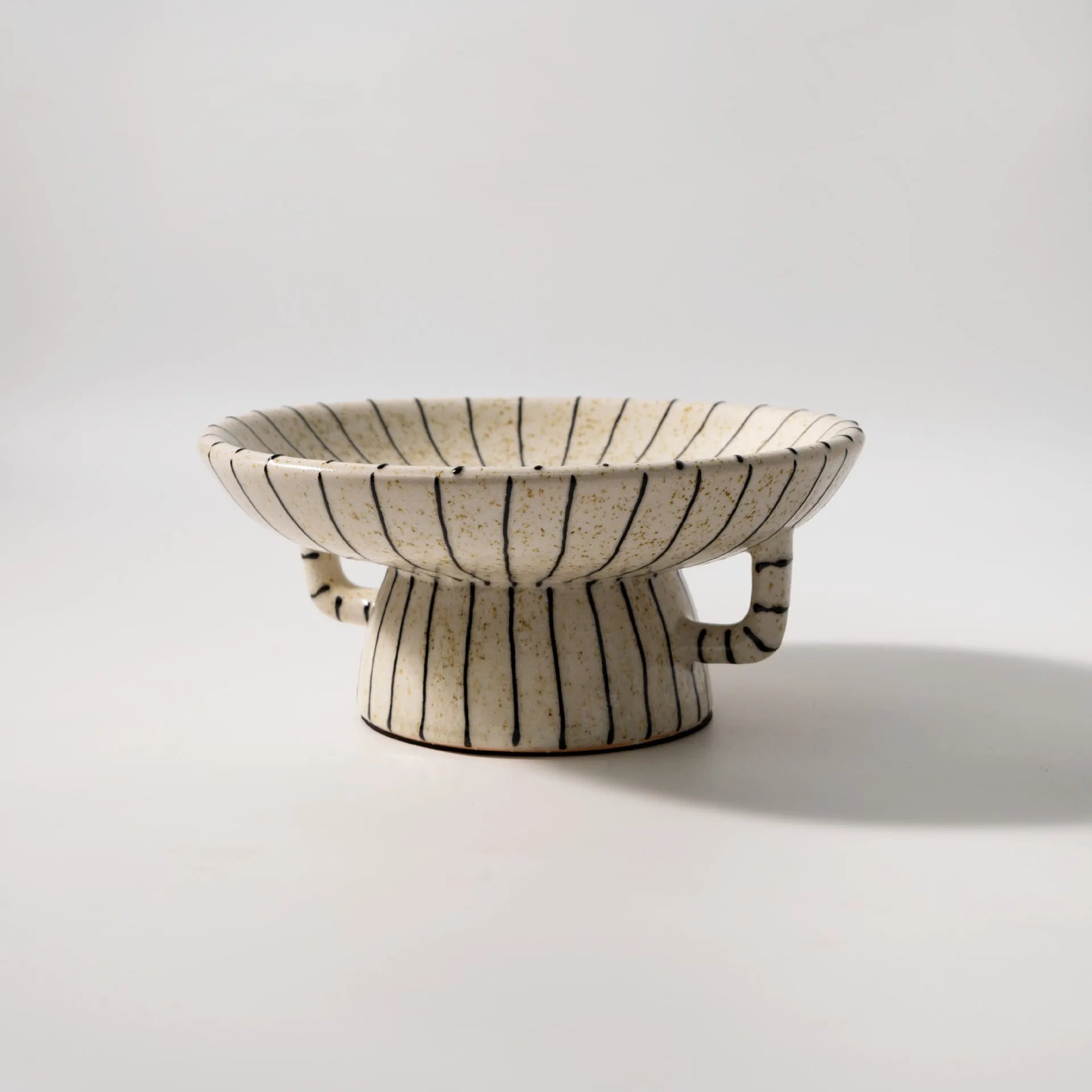 Retro black and white striped plastic resin dessert plate approximately 20-24cm diameter