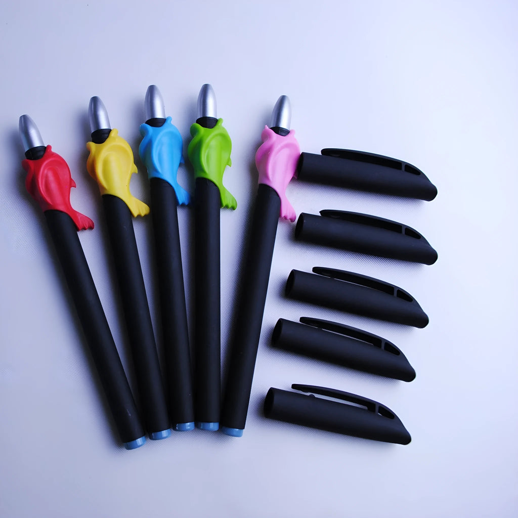 Portable fading ink pen set with 0.5mm tip, plastic body, and 8 refill cores