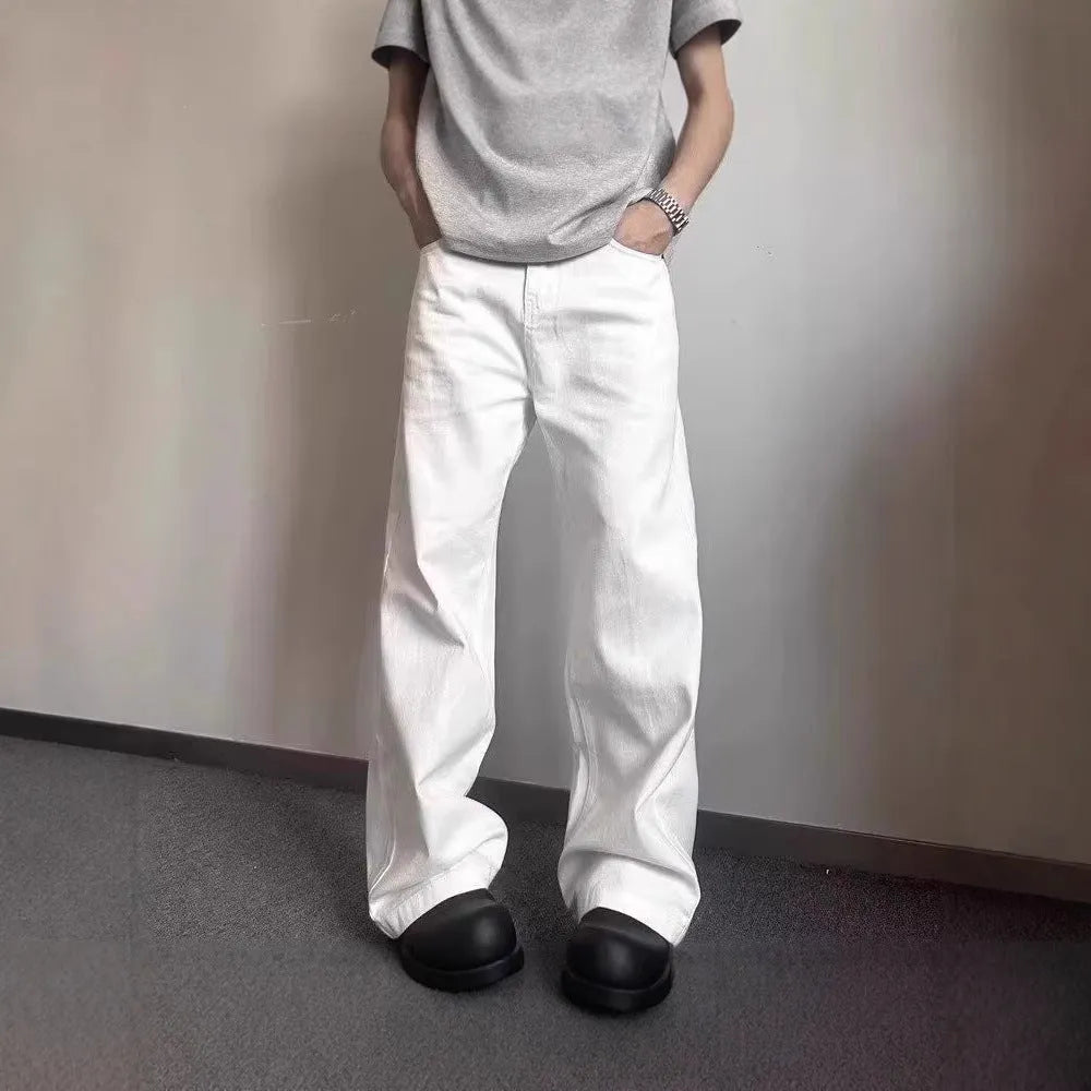 Men's white straight-leg wide-leg jeans on a mid-waist with a zipper fly