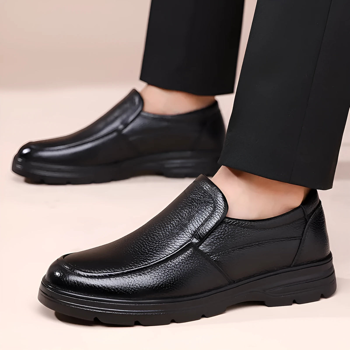 Men's black or brown cowhide leather lace-up business casual shoes with rubber sole, flat heel, round toe and stitching detail, sizes 38-44