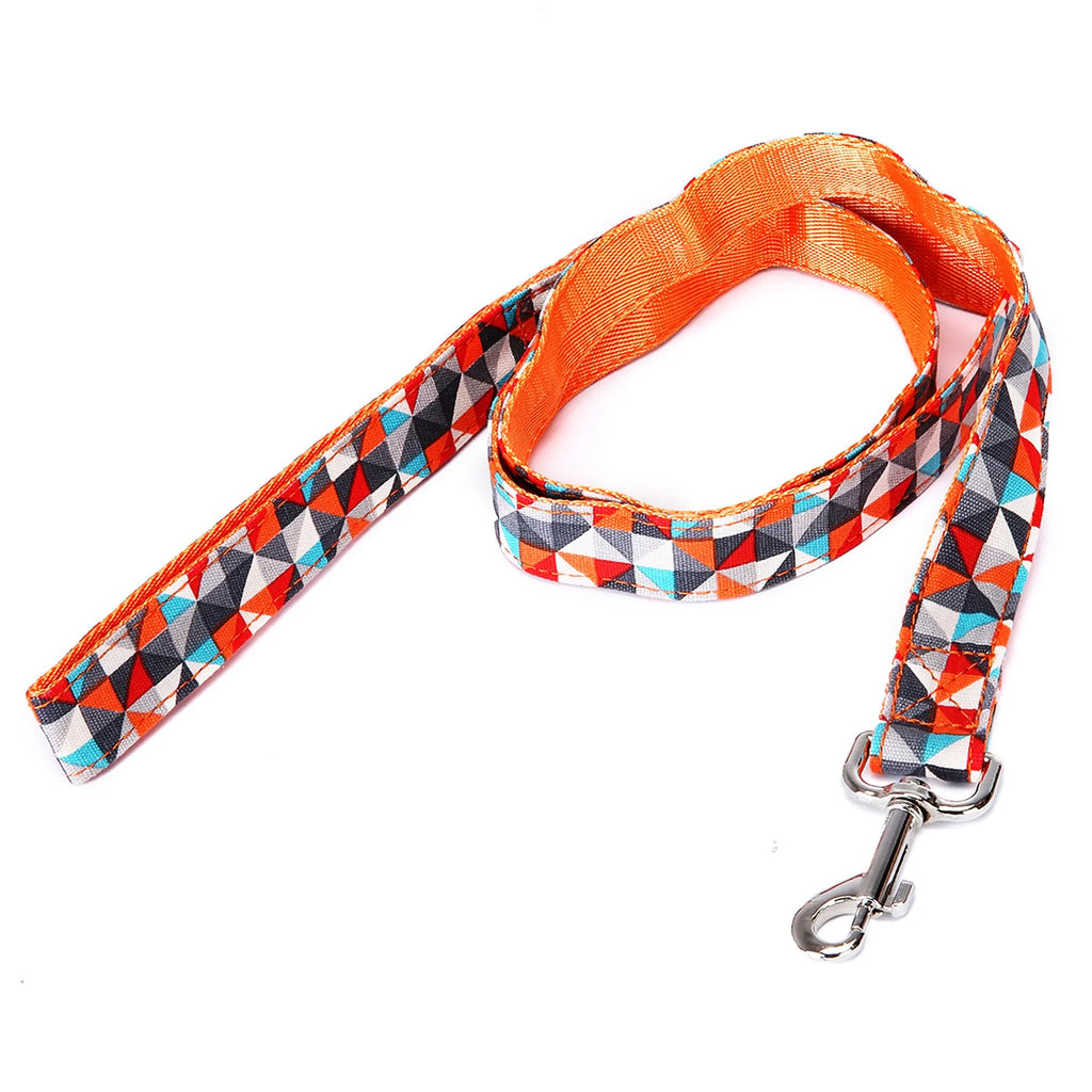 Black plaid stripe imitation nylon pet traction rope showing its 120 cm length.