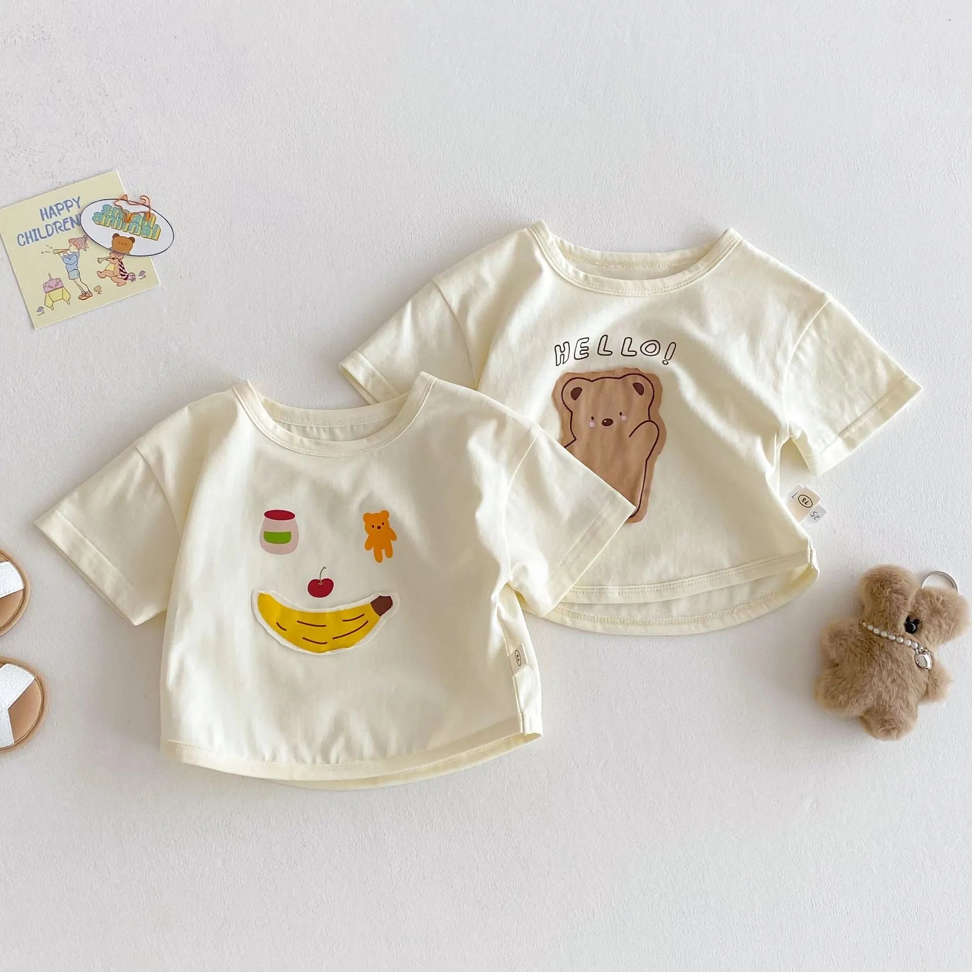 Children's bear patch cartoon T-shirt and shorts two-piece set in khaki colour, cotton-polyester blend, short sleeves and shorts