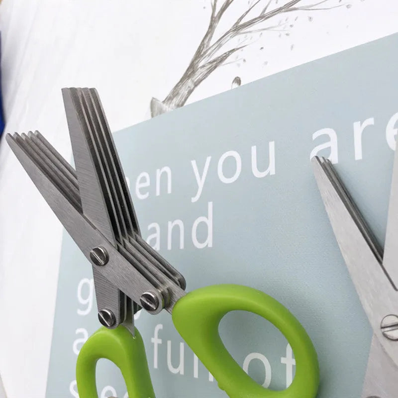 Green stainless steel multi-layer kitchen scissors for cutting onions, herbs and nori