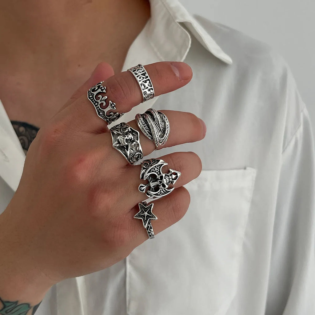 Alloy ghost snake shaped carved ring set in ancient silver geometric asymmetric design