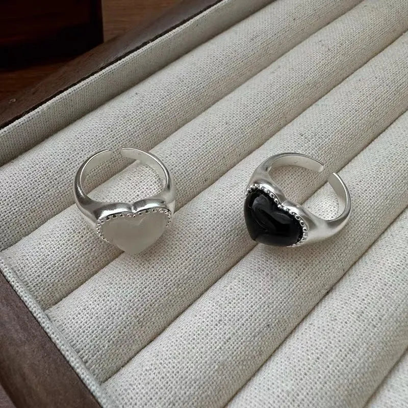 S925 sterling silver ring with heart-shaped black agate stone and adjustable open mouth design