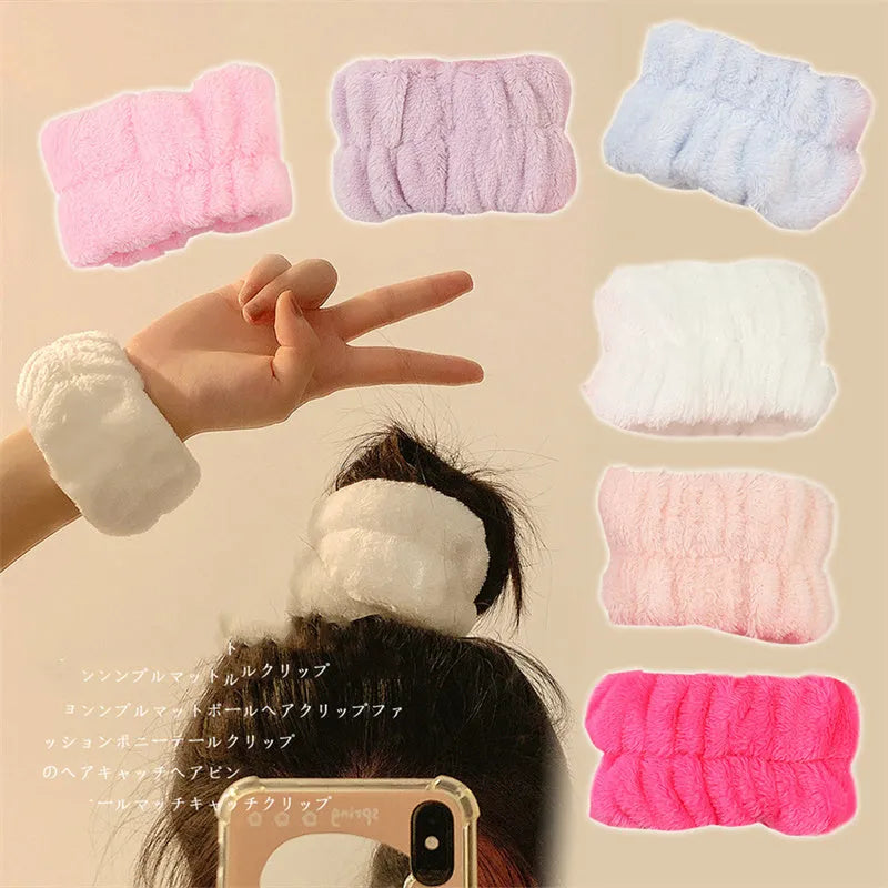 Absorbent wrist washband in coral velvet, high elasticity, plain solid colour for washing face