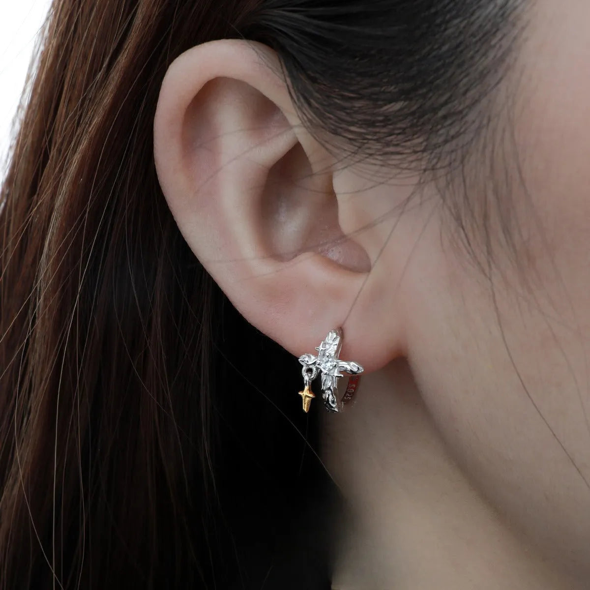 Geometric cross earrings in 925 silver with white gold colour electroplating finish