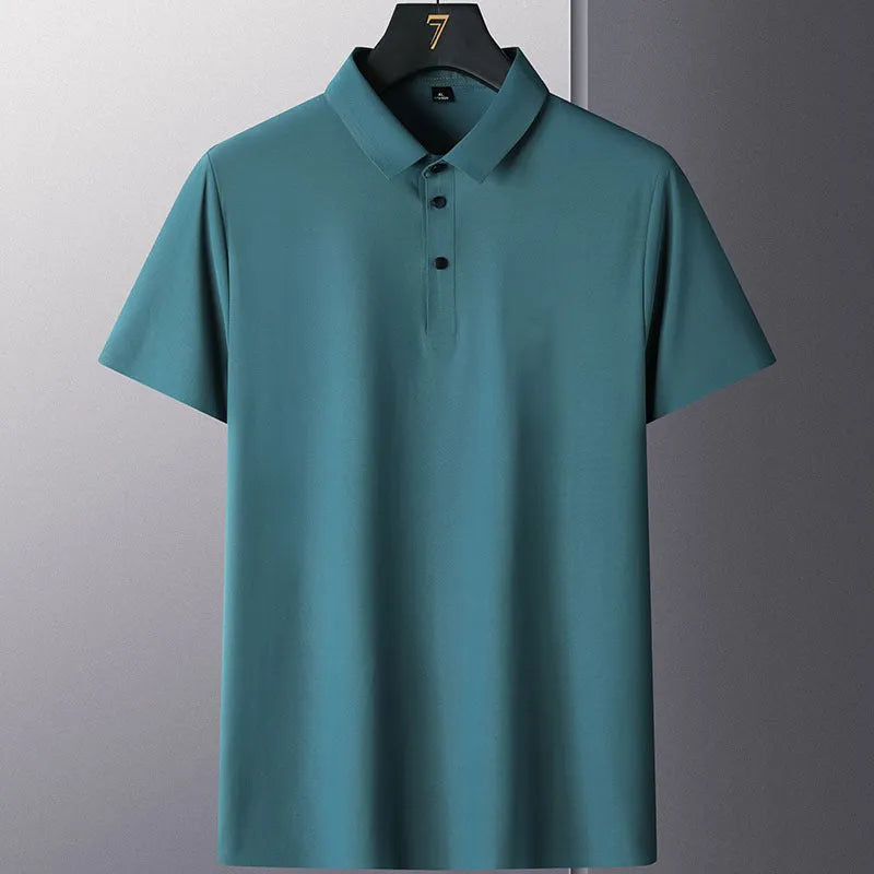 Man wearing a solid colour short-sleeve non-ironing business casual shirt in nylon fabric.