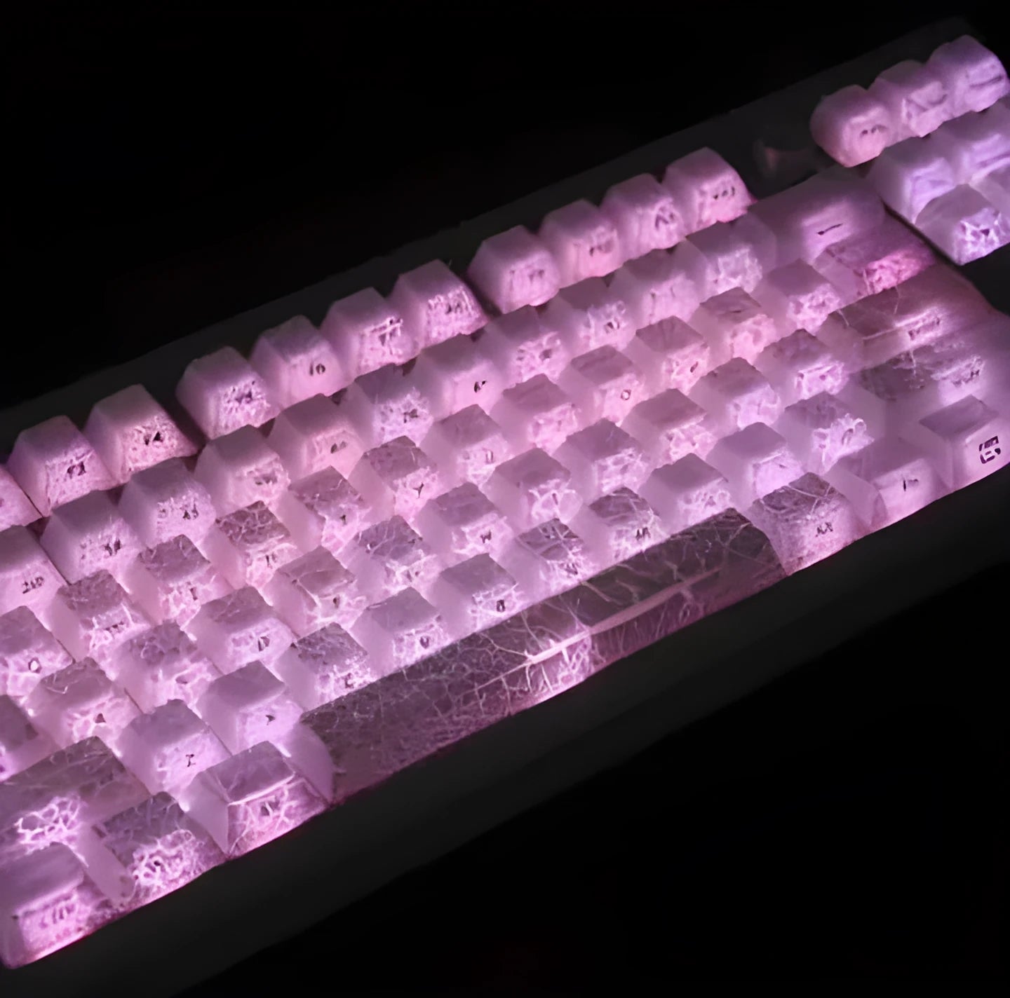 White transparent mechanical keyboard keycap with white double stitching detail for Qingying switches.