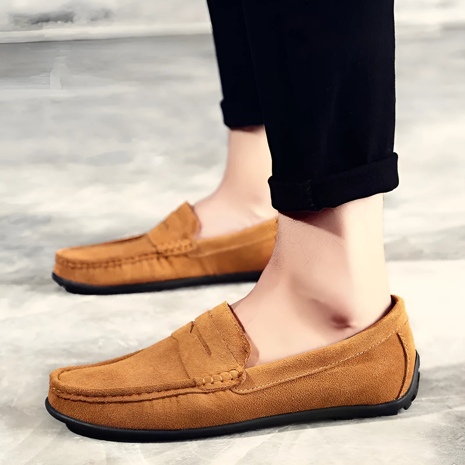 Men's British plus size Tods casual shoes in suede leather with rubber sole and round toe design