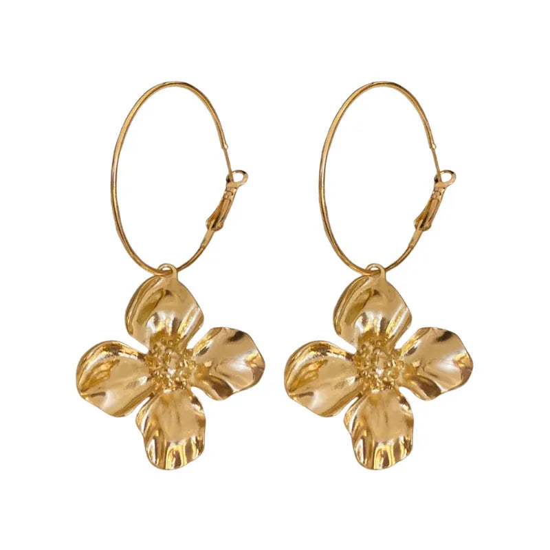 Gold and silver electroplated metal flower earrings with geometric shapes and vintage cold style design