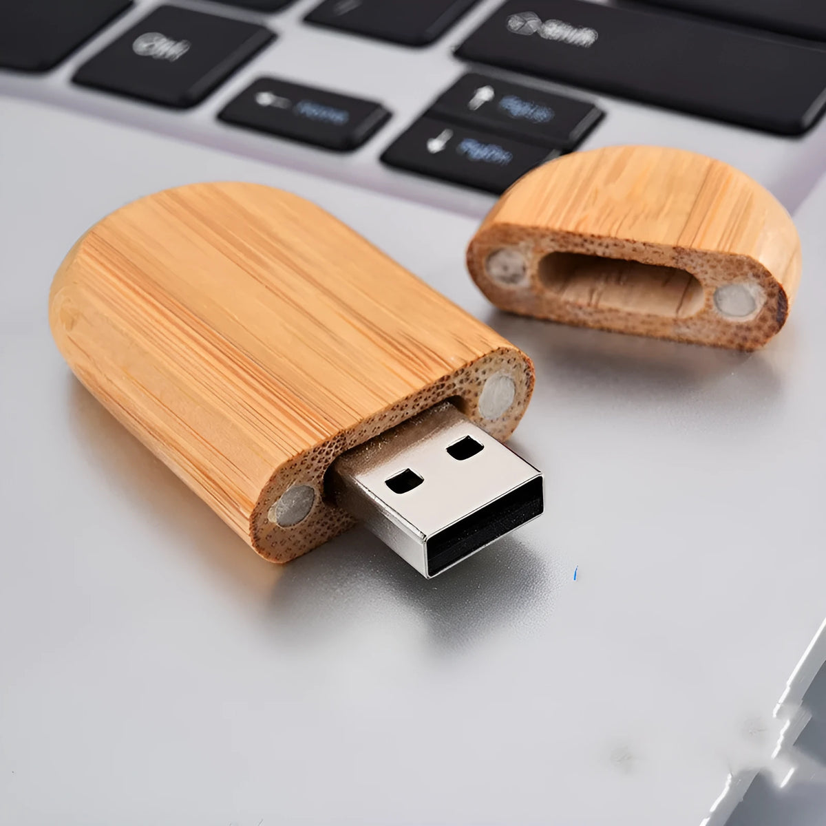Wooden USB drive gift set in maple wood with coordinating gift box, USB 2.0 interface