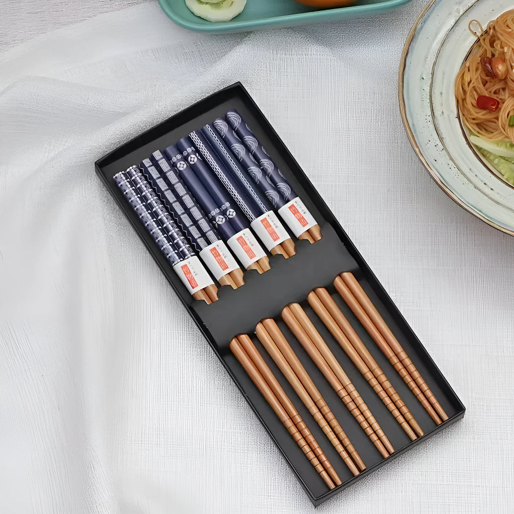 Five pairs of bamboo chopsticks with Japanese lucky cat and blue patterns in gift packaging