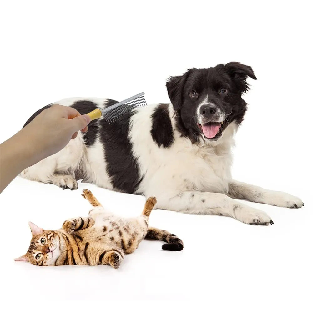 Wooden handle pet grooming comb for dogs and cats with rounded safety teeth.