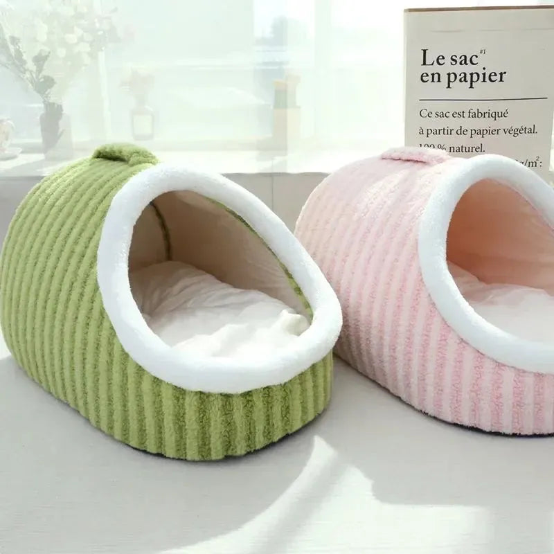 Thickened 3D dog bed with removable sponge in striped pattern