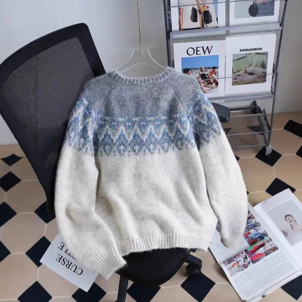 Women's loose-fit jacquard sweater coat in beige, brown, or navy blue with long sleeves.