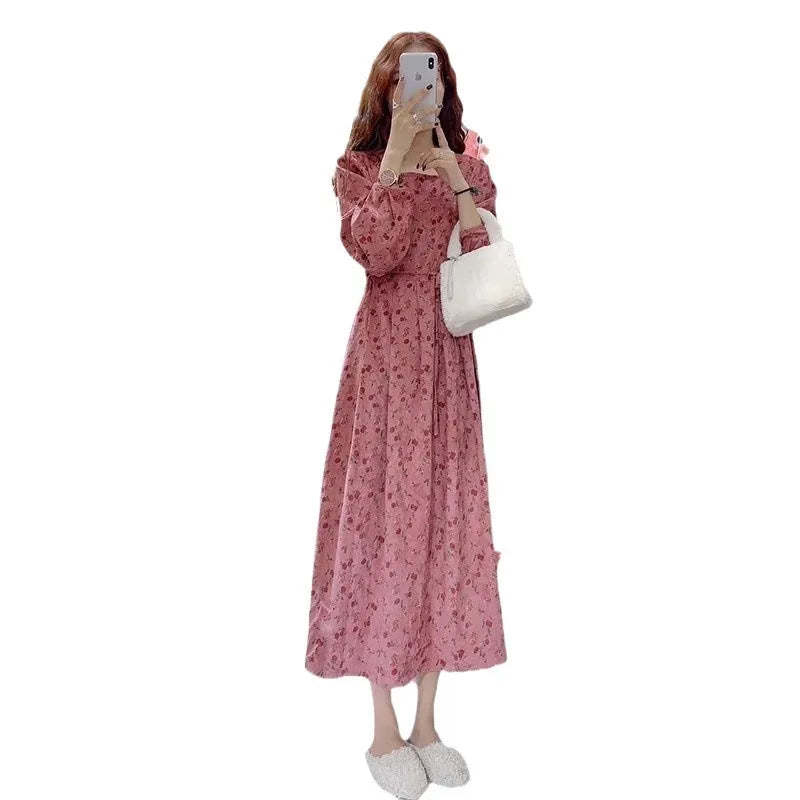 Red cotton floral dress with elastic waist and three-quarter princess sleeves