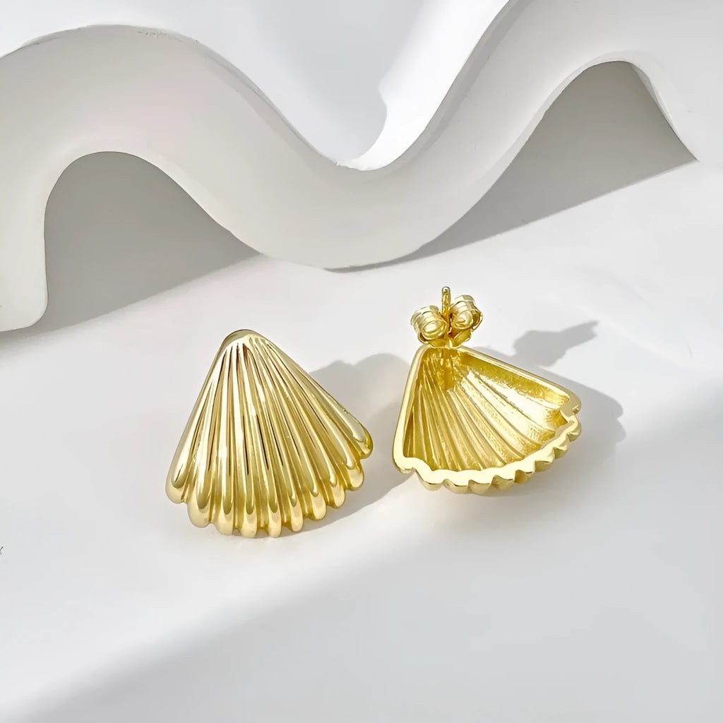 S925 sterling silver fan-shaped geometric stud earrings for women with electroplated finish