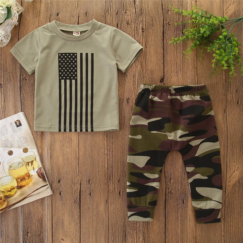 Little boy's camouflage print summer suit set with shirt and shorts for Independence Day.