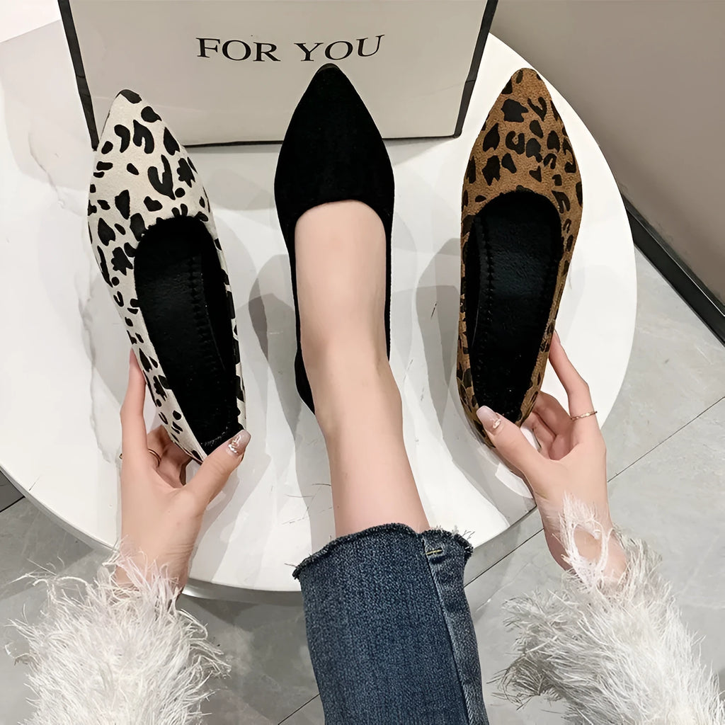 Women's leopard print flat pumps with pointed toe and low 1-3cm heel