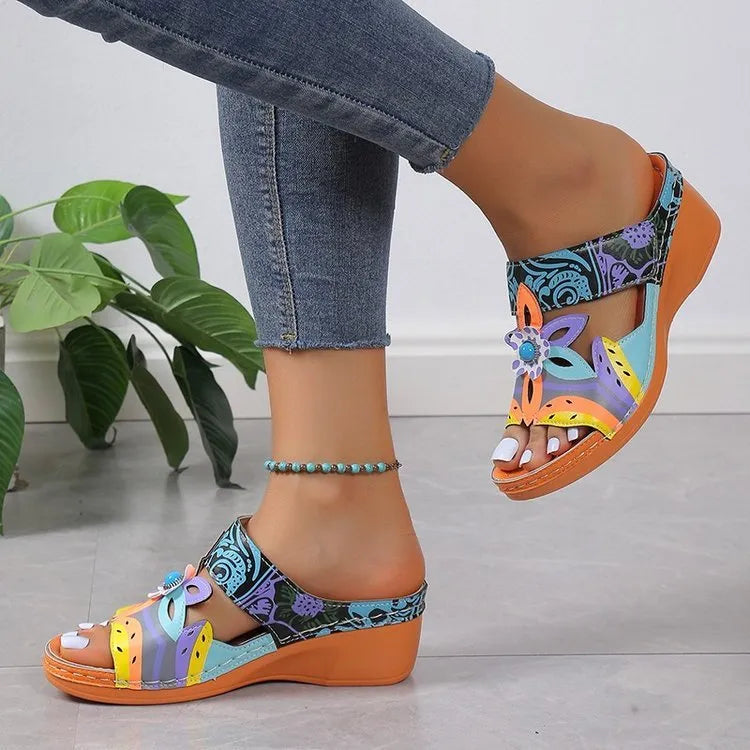 Women's cowhide slippers in European style with round toe and rubber sole