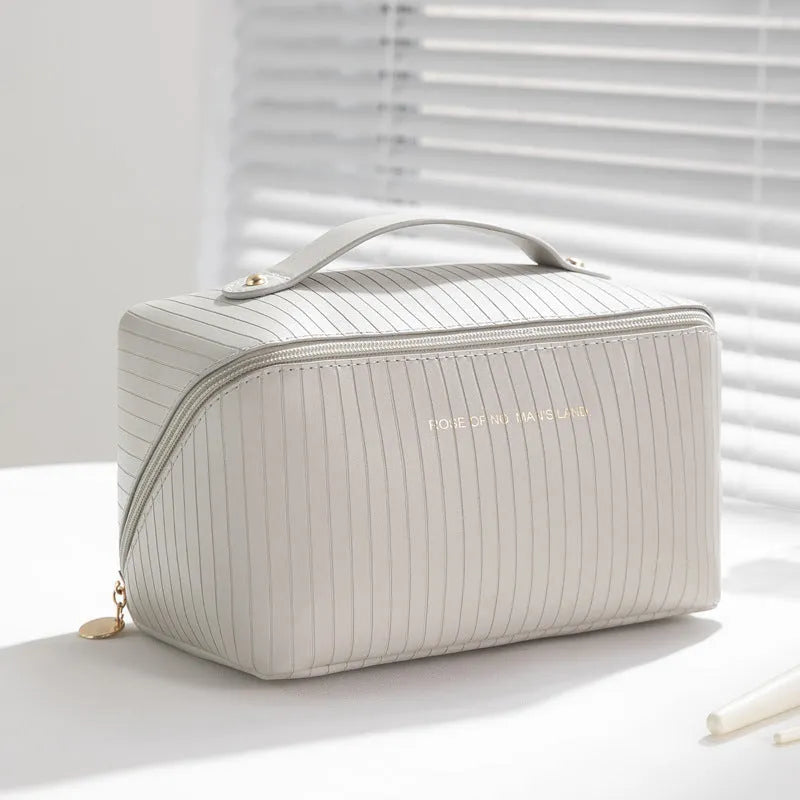 22.5cm vertical pattern pillow makeup bag in PU material with cubic shape