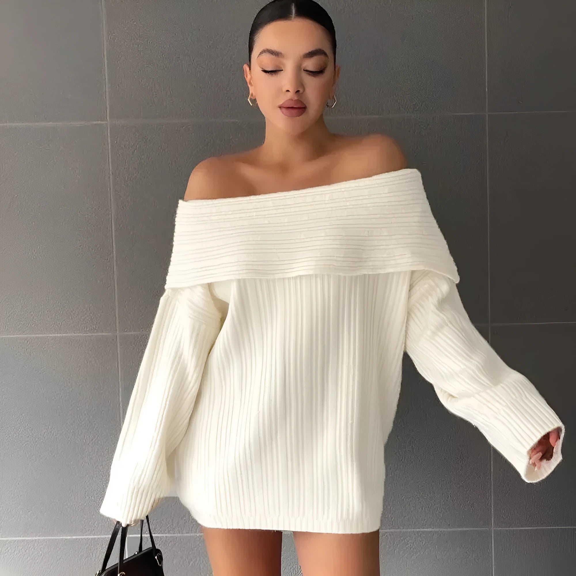 Women's loose-fitting off-neck pullover sweater in acrylic fibre, shown in black, white, khaki, or red.