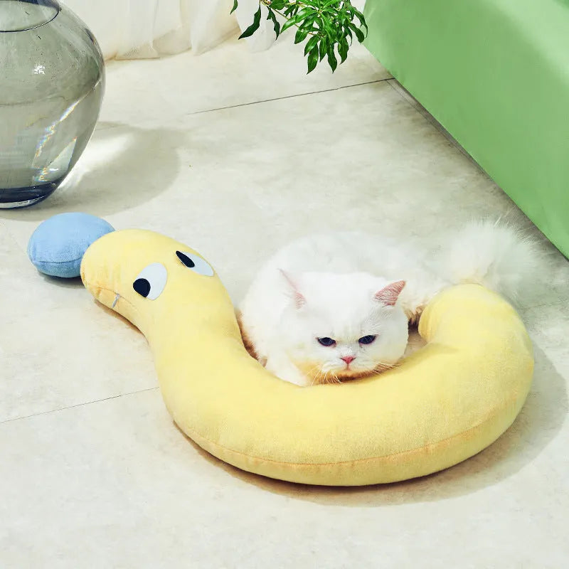 Blue pet cushion measuring 62cm by 39cm for cats and dogs