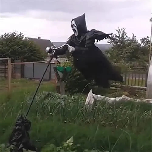 70cm plastic Halloween skeleton scarecrow with screaming skull expression for garden display