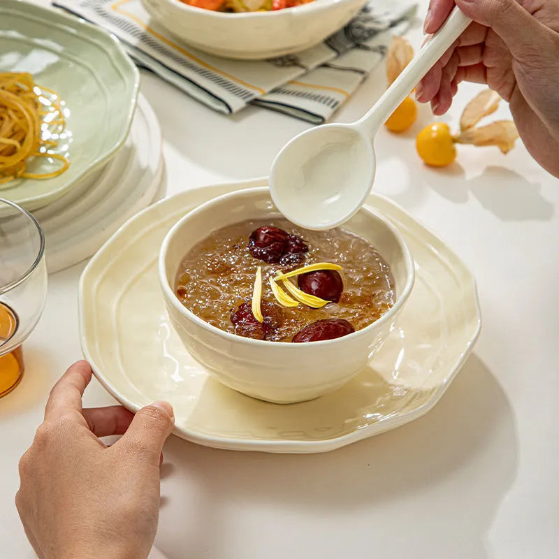 Seven-piece solid colour ceramic tableware set in a modern simple style.