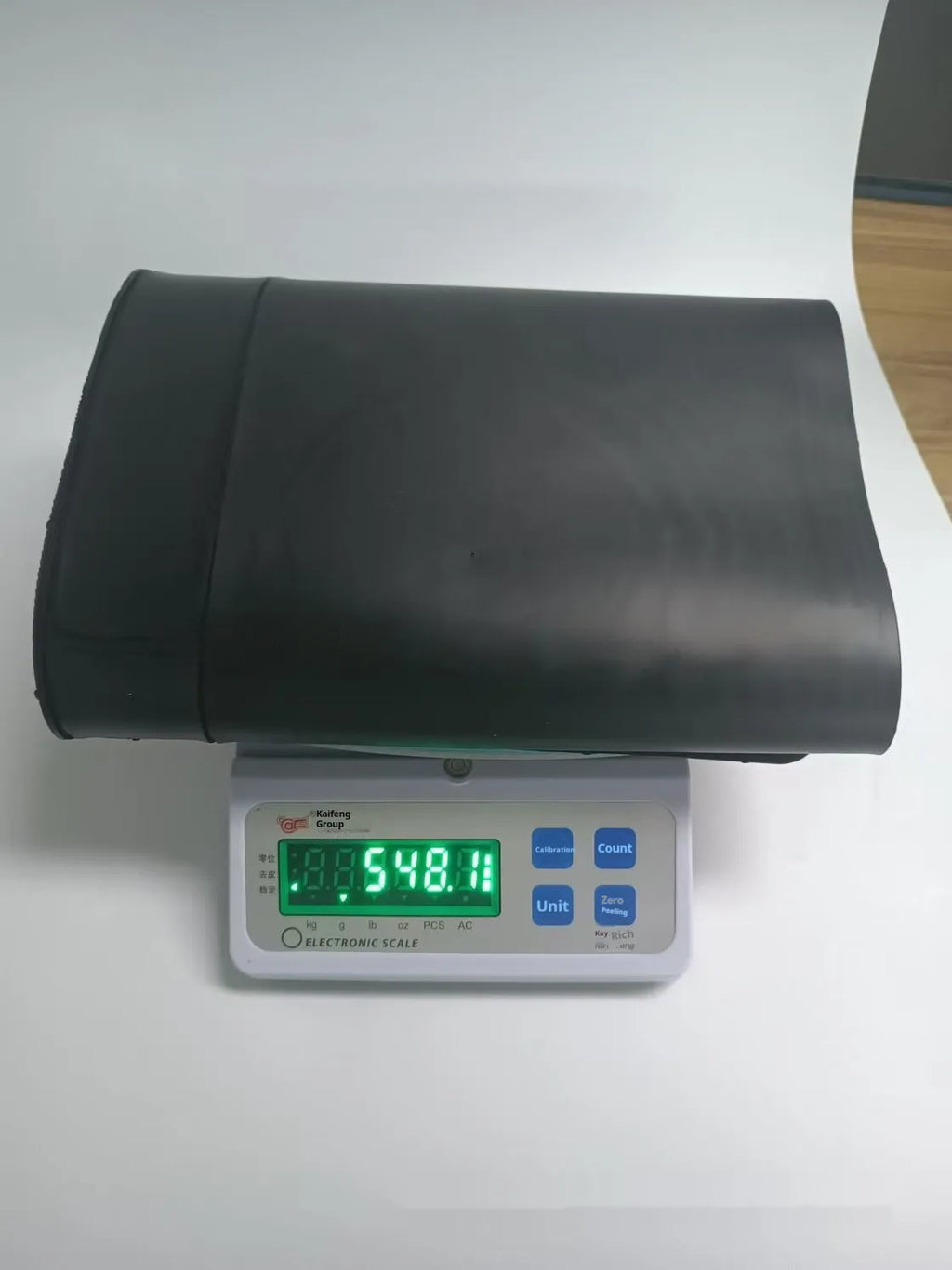 Non-slip oilproof cleaning pad with magnetic point in black small size 420x265x4.5mm