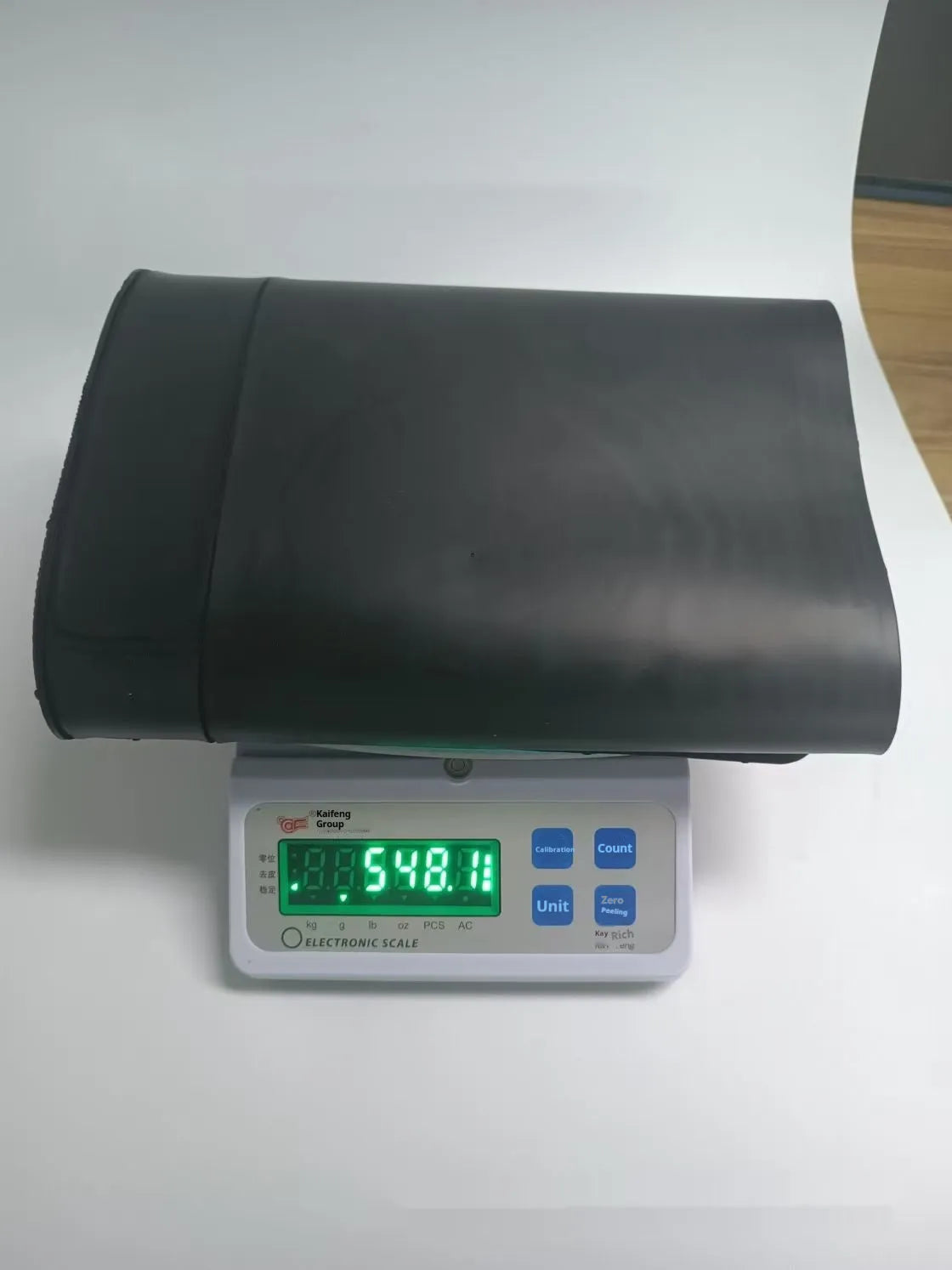 Non-slip oilproof cleaning pad with magnetic point in black small size 420x265x4.5mm