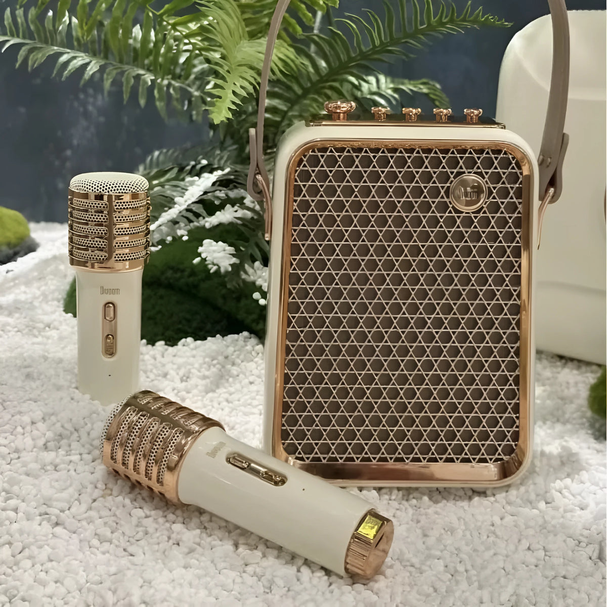 Portable Bluetooth karaoke speaker set with two microphones, green or white, rechargeable lithium battery