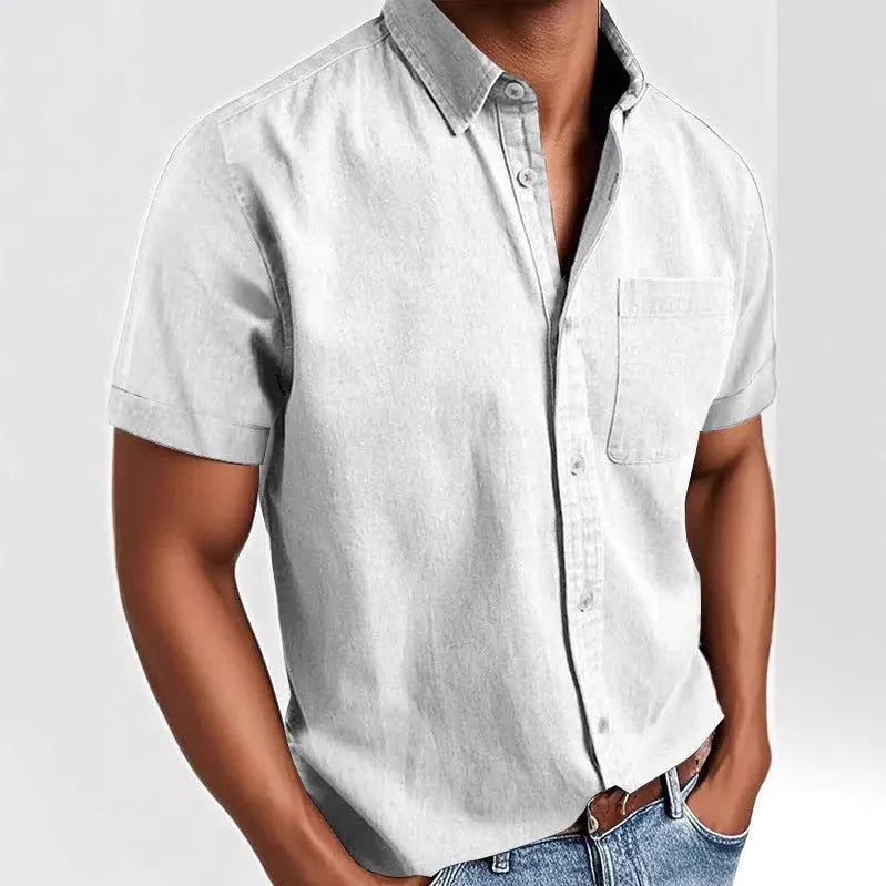 Men's polo collar short-sleeved shirt in solid colour with chest pocket