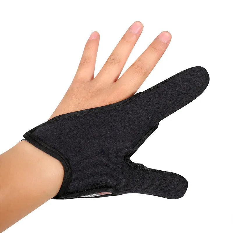 Single two-finger fishing glove in camouflage colour for right hand.