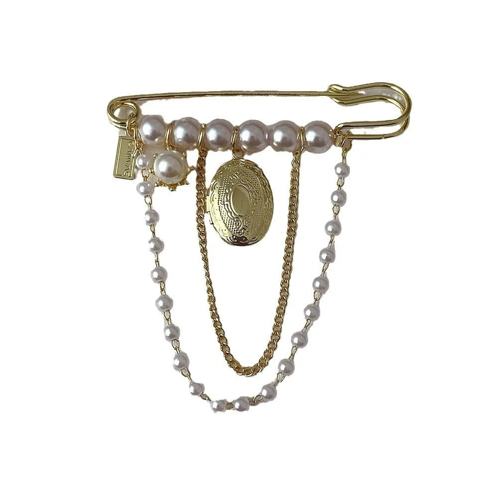 8 x 7cm retro pearl tassel brooch in copper and alloy with electroplated finish, colour as main image