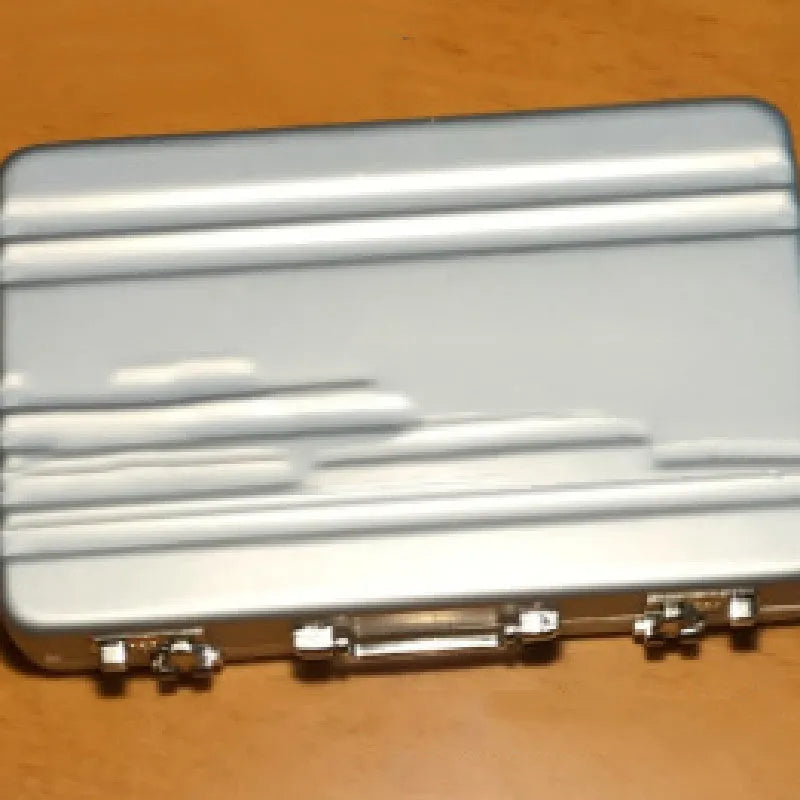 Aluminium alloy metal card holder in six colour options showing slim 16mm profile.