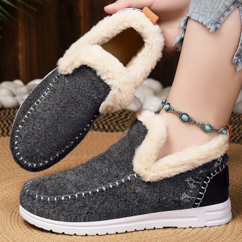 Women's cold-proof cotton boots in black, flat heel, round toe, size 36-46 with PVC sole