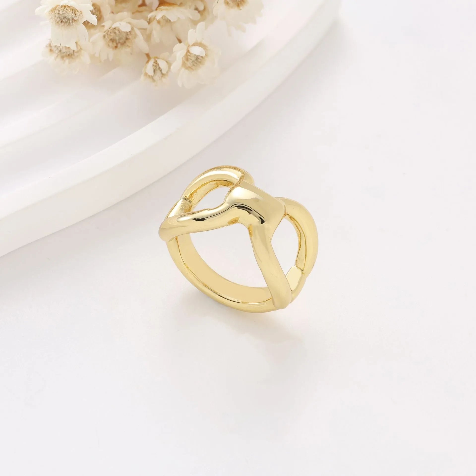 Titanium steel women's ring with butterfly hollow design in gold or steel colour with bow shape