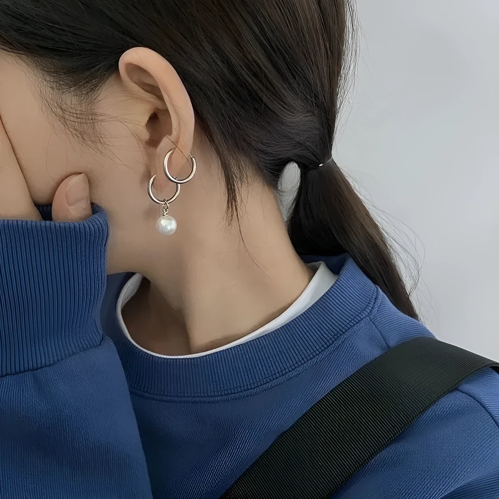 Women's geometric alloy drop earrings with round pearl centre and titanium steel posts in hip hop style