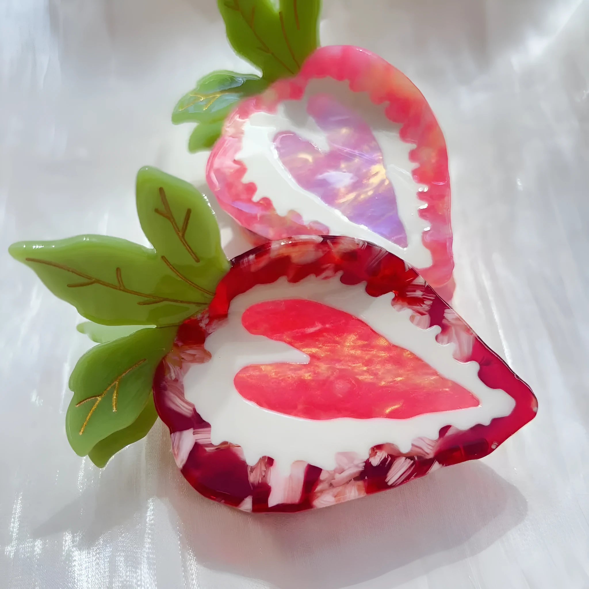 Manual craft strawberry hairpin for girls in pastoral style, available in pink and red colours.