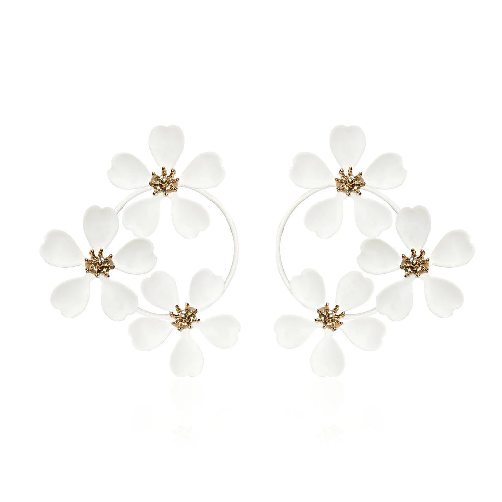 Retro flower-shaped earrings for women in black or white with iron construction.
