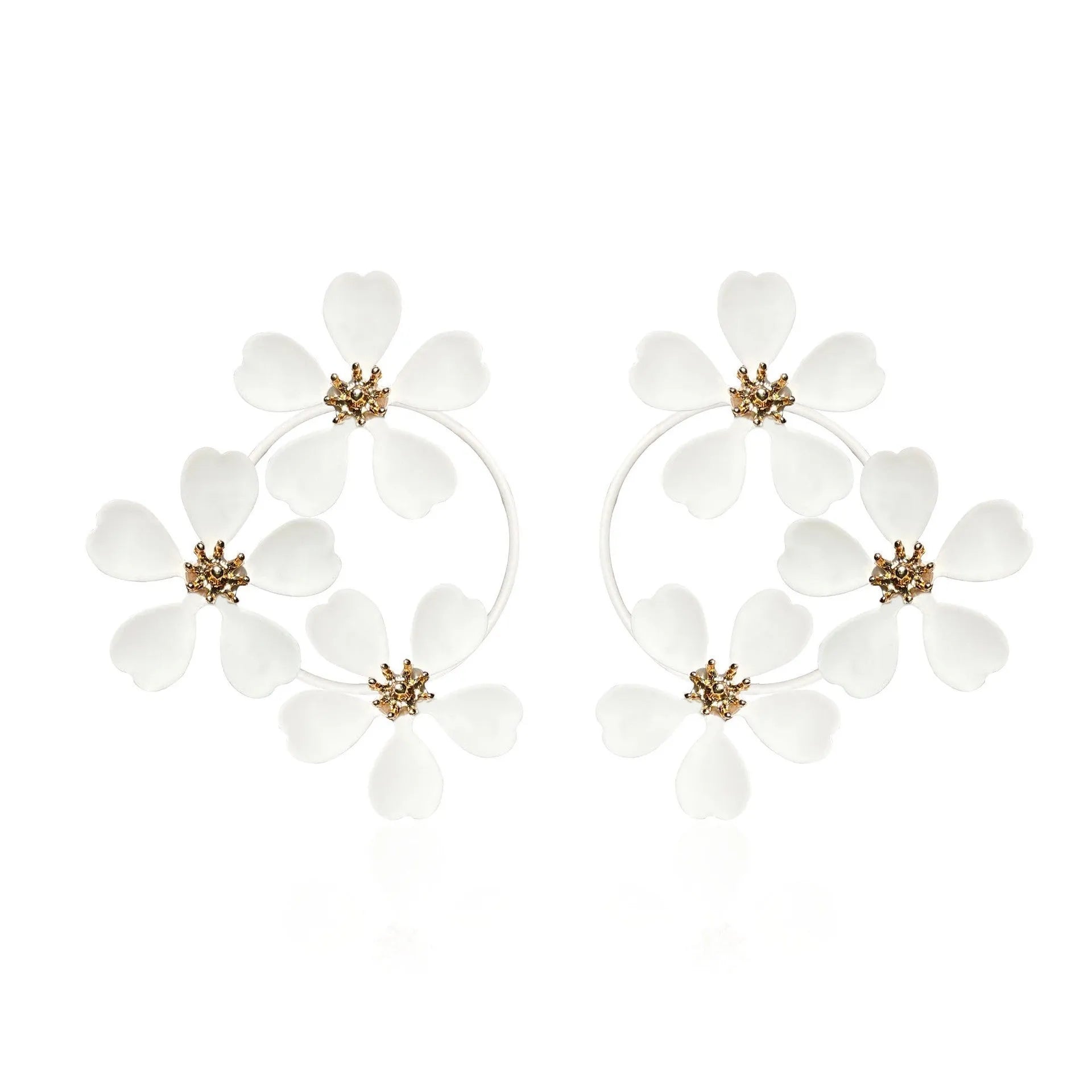 Retro flower-shaped earrings for women in black or white with iron construction.