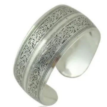Ethnic Miao style carved open silver tone alloy bracelet with Roman shape design